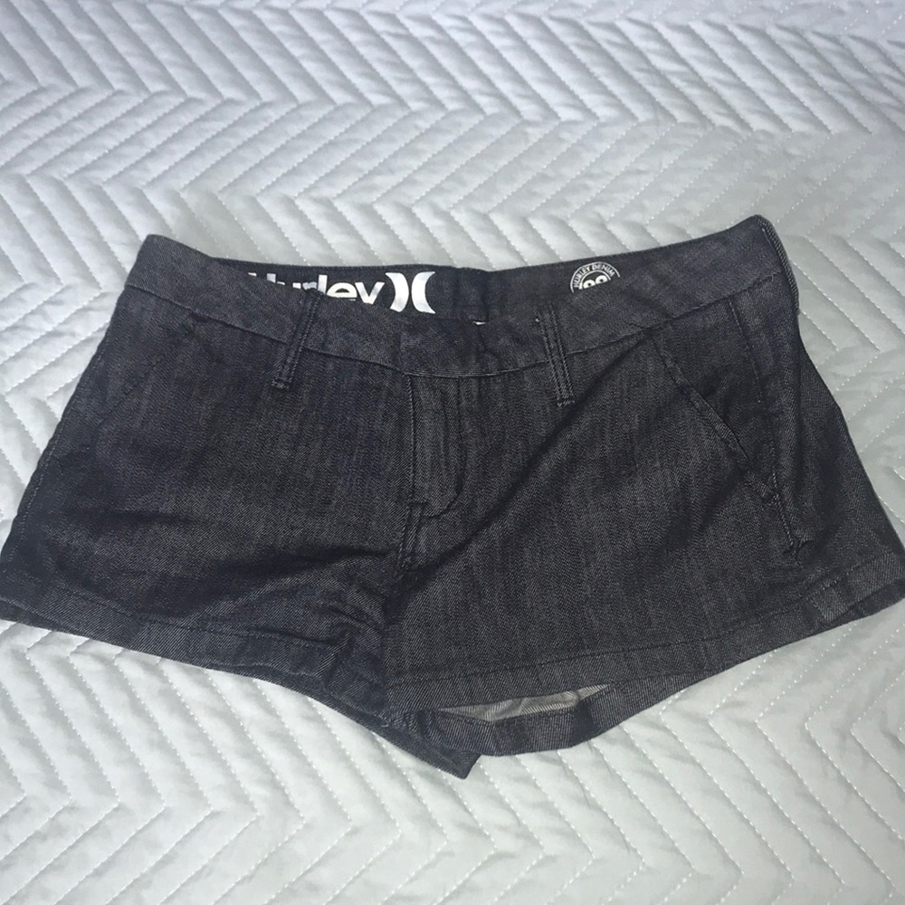 Hurley size 28 low rider shorts